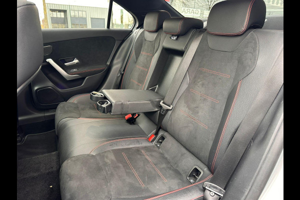 Mercedes-Benz A-Klasse 180 Business Solution AMG | Panorama | Leder Alcantara | LED |