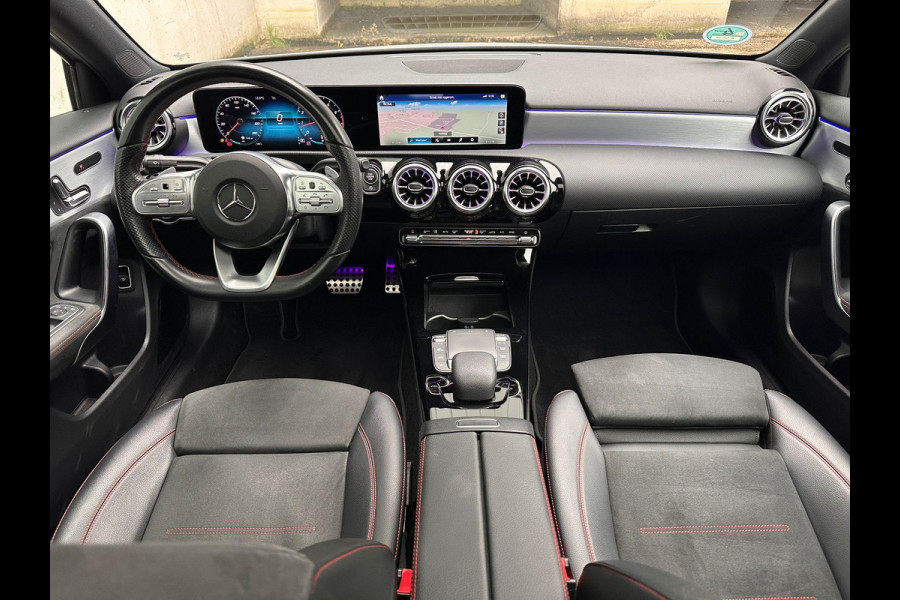 Mercedes-Benz A-Klasse 180 Business Solution AMG | Panorama | Leder Alcantara | LED |