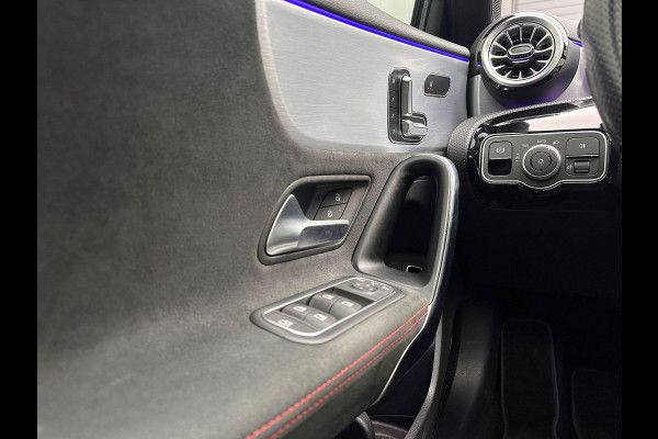 Mercedes-Benz A-Klasse 180 Business Solution AMG | Panorama | Leder Alcantara | LED |