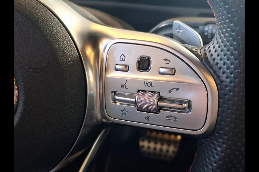 Mercedes-Benz A-Klasse 180 Business Solution AMG | Panorama | Leder Alcantara | LED |