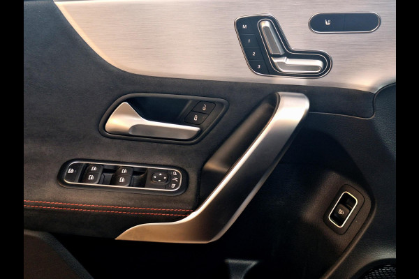 Mercedes-Benz A-Klasse 180 Business Solution AMG | Panorama | Leder Alcantara | LED |