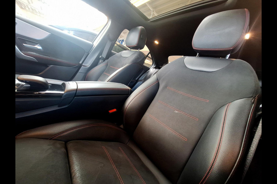 Mercedes-Benz A-Klasse 180 Business Solution AMG | Panorama | Leder Alcantara | LED |
