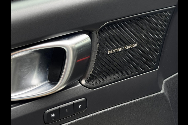 Volvo XC40 1.5 T5 Recharge R-Design NL-auto | Schuif- Kanteldak | H&K | Trekhaak | Stoelverwarming | Memory | Adaptive Cruise