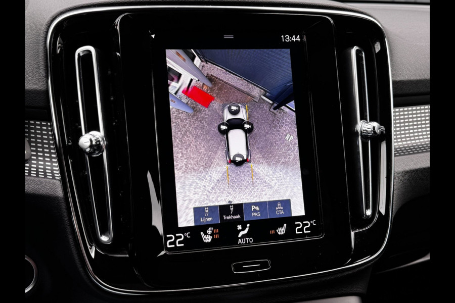 Volvo XC40 1.5 T5 Recharge R-Design NL-auto | Schuif- Kanteldak | H&K | Trekhaak | Stoelverwarming | Memory | Adaptive Cruise