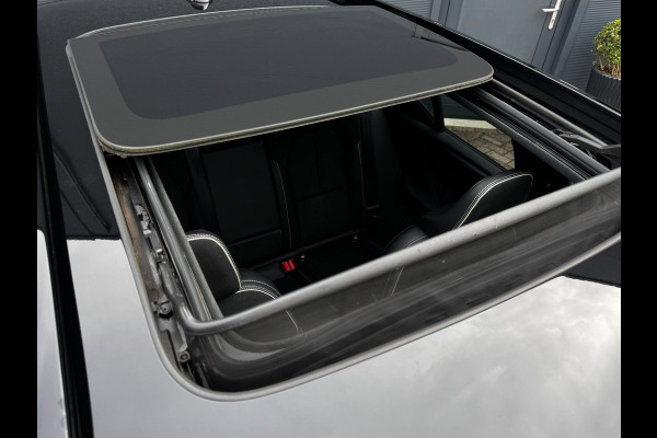 Volvo XC40 1.5 T5 Recharge R-Design NL-auto | Schuif- Kanteldak | H&K | Trekhaak | Stoelverwarming | Memory | Adaptive Cruise