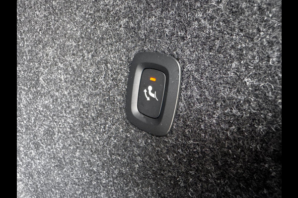 Volvo XC40 1.5 T5 Recharge R-Design NL-auto | Schuif- Kanteldak | H&K | Trekhaak | Stoelverwarming | Memory | Adaptive Cruise