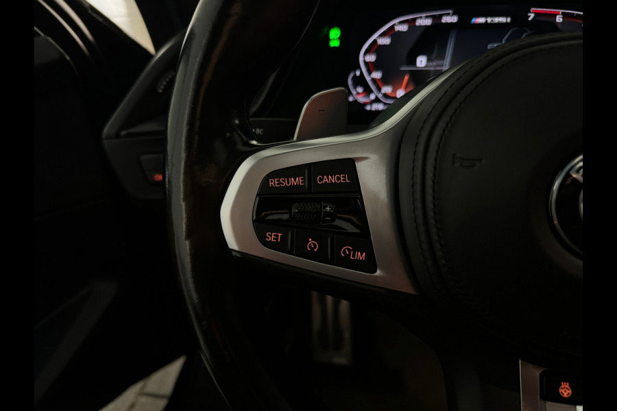 BMW 1-serie M135i xDrive Executive Pano|Keyless|Sfeer|HuD