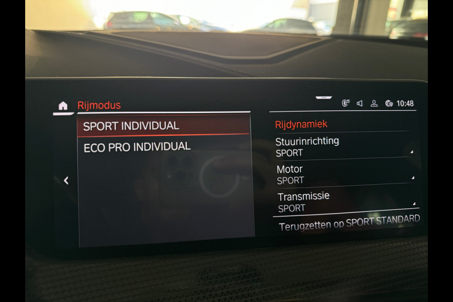 BMW 1-serie M135i xDrive Executive Pano|Keyless|Sfeer|HuD