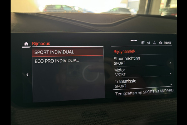 BMW 1-serie M135i xDrive Executive Pano|Keyless|Sfeer|HuD