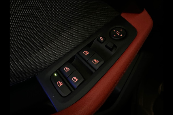 BMW 1-serie M135i xDrive Executive Pano|Keyless|Sfeer|HuD