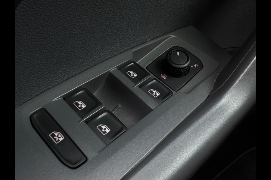 Volkswagen T-Cross TSI 95PK LIFE EDITION CARPLAY/NAVI/STOELVERW.