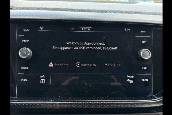 Volkswagen T-Cross TSI 95PK LIFE EDITION CARPLAY/NAVI/STOELVERW.