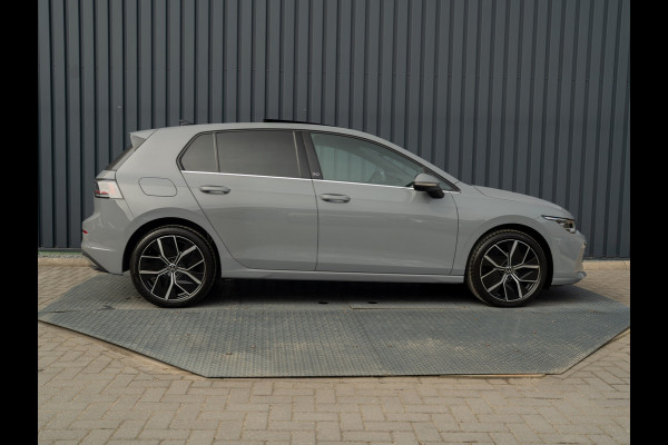 Volkswagen Golf 1.5 eTSI 50 Edition | Panodak | Trekhaak wegkl. | Stoelgeheugen | Head Up | IQ Light | Prijs Rijklaar!!