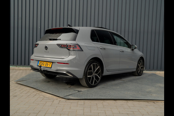 Volkswagen Golf 1.5 eTSI 50 Edition | Panodak | Trekhaak wegkl. | Stoelgeheugen | Head Up | IQ Light | Prijs Rijklaar!!