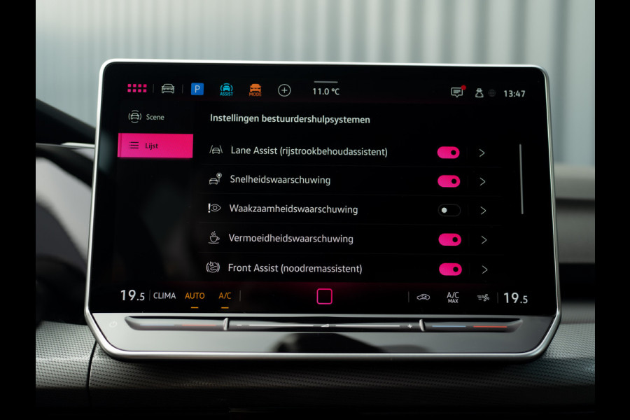 Volkswagen Golf 1.5 eTSI 50 Edition | Panodak | Trekhaak wegkl. | Stoelgeheugen | Head Up | IQ Light | Prijs Rijklaar!!