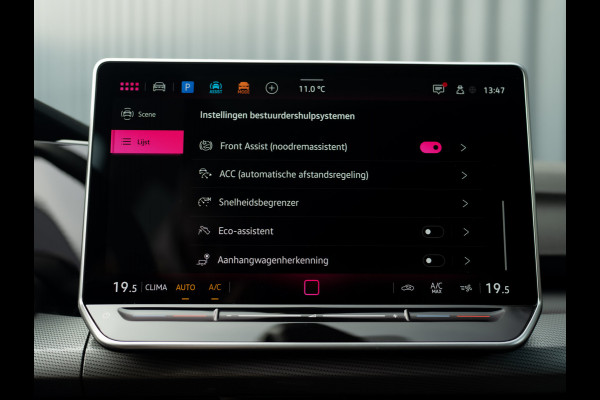 Volkswagen Golf 1.5 eTSI 50 Edition | Panodak | Trekhaak wegkl. | Stoelgeheugen | Head Up | IQ Light | Prijs Rijklaar!!