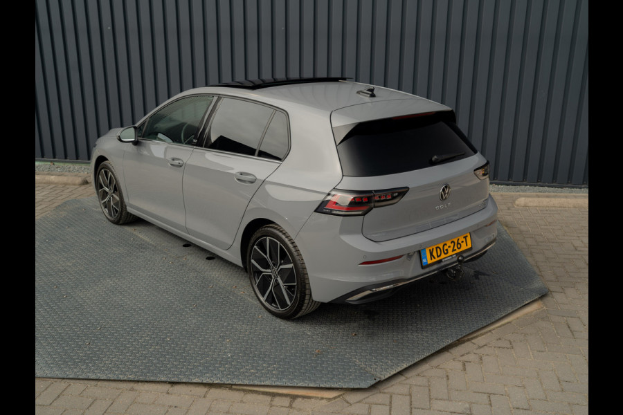 Volkswagen Golf 1.5 eTSI 50 Edition | Panodak | Trekhaak wegkl. | Stoelgeheugen | Head Up | IQ Light | Prijs Rijklaar!!