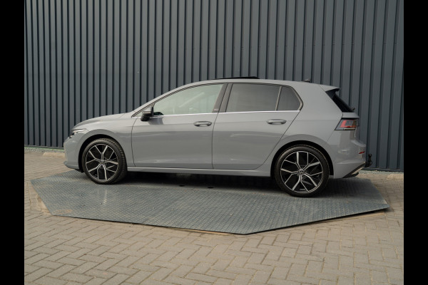Volkswagen Golf 1.5 eTSI 50 Edition | Panodak | Trekhaak wegkl. | Stoelgeheugen | Head Up | IQ Light | Prijs Rijklaar!!