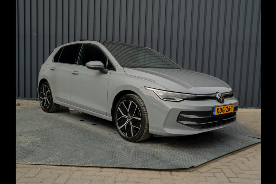 Volkswagen Golf 1.5 eTSI 50 Edition | Panodak | Trekhaak wegkl. | Stoelgeheugen | Head Up | IQ Light | Prijs Rijklaar!!