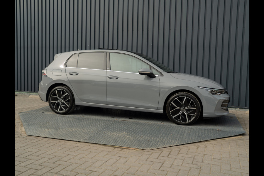Volkswagen Golf 1.5 eTSI 50 Edition | Panodak | Trekhaak wegkl. | Stoelgeheugen | Head Up | IQ Light | Prijs Rijklaar!!