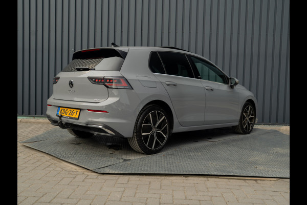 Volkswagen Golf 1.5 eTSI 50 Edition | Panodak | Trekhaak wegkl. | Stoelgeheugen | Head Up | IQ Light | Prijs Rijklaar!!