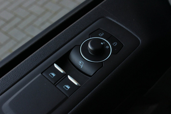 Ford E-Transit Cust. 340 L2H1 Limited 65 kWh 218PK / 2XSCHUIFDEUR / CAMERA / 328KM RANGE/APPLE CARPLAY/DRIVERS- PACK /FULL OPTIONS