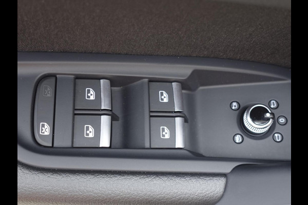 Audi Q5 50 TFSI e 300pk PHEV S-Line | DEMO ! | Navigatie Camera Parkeersensoren Head-up-display Stoelverwarming Ledverlichting Cruise Control Getinte ramen Climate Control