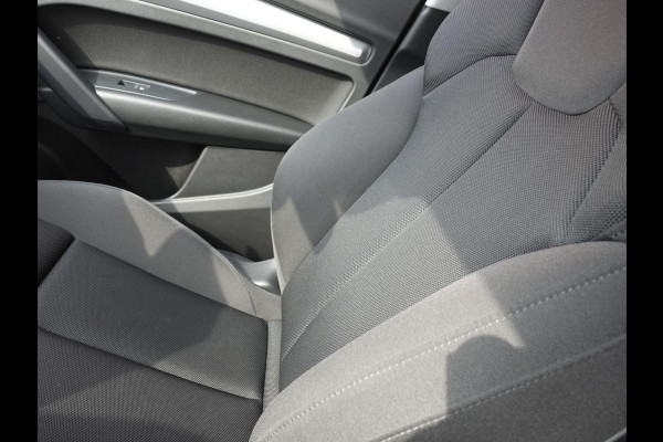 Audi Q5 50 TFSI e 300pk PHEV S-Line | DEMO ! | Navigatie Camera Parkeersensoren Head-up-display Stoelverwarming Ledverlichting Cruise Control Getinte ramen Climate Control