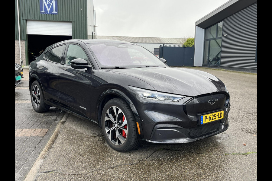 Ford Mustang Mach-E AWD 75 kWh SOH 95% |14.000KM!! VAN € 34.900,- VOOR € 31.877,- UW LENTEVOORDEEL € 3.023,-!| ORIG. NL NAP| EERSTE EIGENAAR| ELEKTRISCHE ACHTERKLEP| B&O| 360 CAMERA| STOEL + STUURVERWARMING| PANO