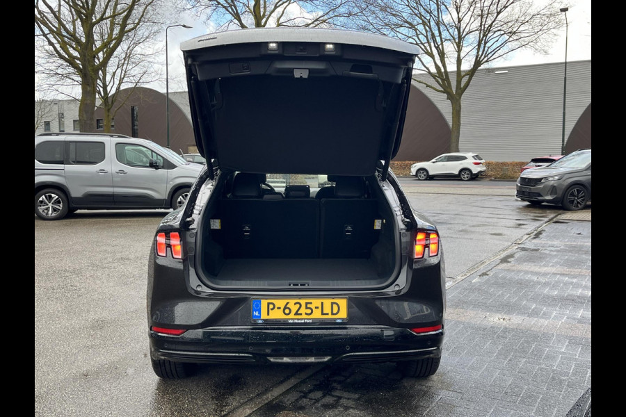 Ford Mustang Mach-E AWD 75 kWh SOH 95% |14.000KM!! VAN € 34.900,- VOOR € 31.877,- UW LENTEVOORDEEL € 3.023,-!| ORIG. NL NAP| EERSTE EIGENAAR| ELEKTRISCHE ACHTERKLEP| B&O| 360 CAMERA| STOEL + STUURVERWARMING| PANO