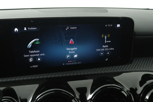 Mercedes-Benz A-Klasse 180 Business Solution (ACHTERUITRIJCAMERA, CRUISE CONTROL, NAVIGATIE, PARKEERSENSOREN)