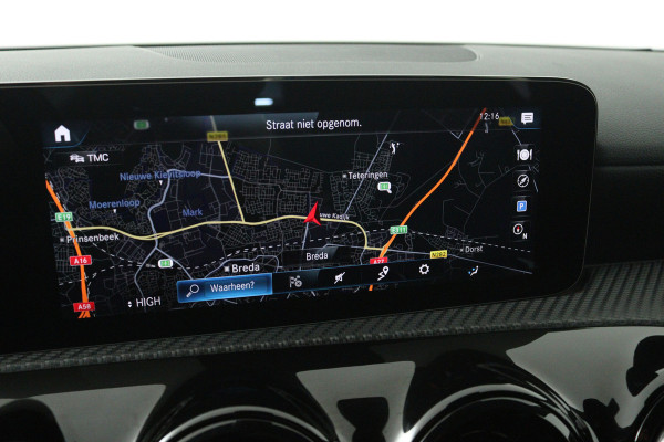 Mercedes-Benz A-Klasse 180 Business Solution (ACHTERUITRIJCAMERA, CRUISE CONTROL, NAVIGATIE, PARKEERSENSOREN)