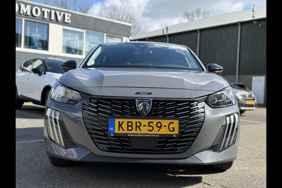 Peugeot 208 1.2 Hybrid 110 e-DCS6 Allure VAN €25.900,- NU VOOR SLECHTS €22.877,- Uw LENTEVOORDEEL €3.023,-FABRIEKSGARANTIE t/m 03-2027 | TOPSTAAT! | KEYLESS ENTRY | APPLE CARPLAY-ANDROID AUTO| PARKEERSENSOREN VOOR EN ACHTER |