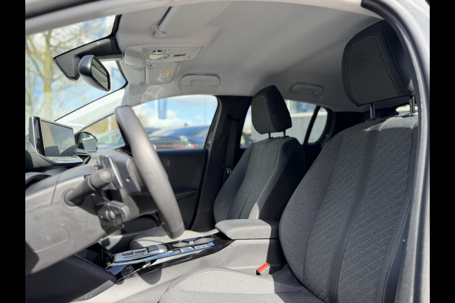 Peugeot 208 1.2 Hybrid 110 e-DCS6 Allure VAN €25.900,- NU VOOR SLECHTS €22.877,- Uw LENTEVOORDEEL €3.023,-FABRIEKSGARANTIE t/m 03-2027 | TOPSTAAT! | KEYLESS ENTRY | APPLE CARPLAY-ANDROID AUTO| PARKEERSENSOREN VOOR EN ACHTER |
