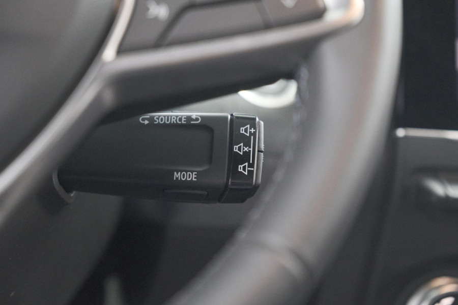 Renault Clio TCe 90 GPF techno | 360 Camera | Adaptieve Cruise Control | Navigatie | 9.3 Inch Groot Scherm