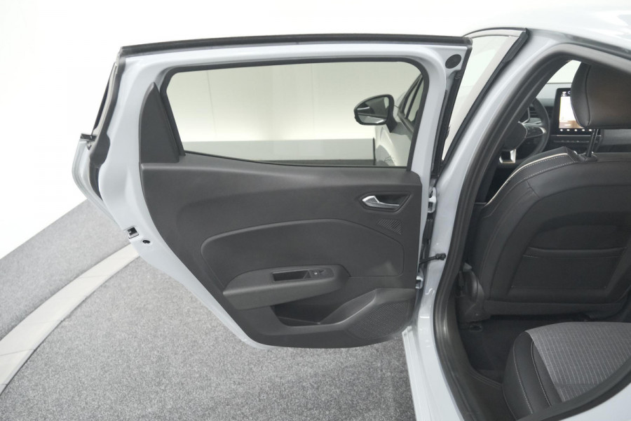 Renault Clio TCe 90 GPF techno | 360 Camera | Adaptieve Cruise Control | Navigatie | 9.3 Inch Groot Scherm