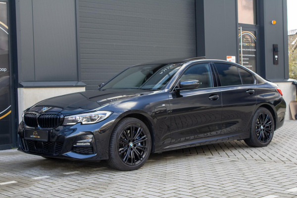 BMW 3-serie 330e PANO MEMORY M PAKKET CAMERA HUD