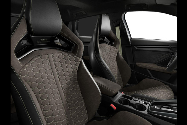 Audi RS3 Sportback Competition Limited 2.5 TFSI 295 kW / 400 PK SB Audi Exclusive Matte Gletsjerwit | Panoramadak | Sonos | HUD |