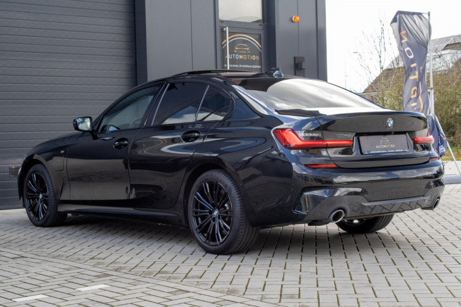 BMW 3-serie 330e PANO MEMORY M PAKKET CAMERA HUD