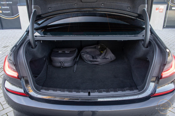 BMW 3-serie 330e PANO MEMORY M PAKKET CAMERA HUD