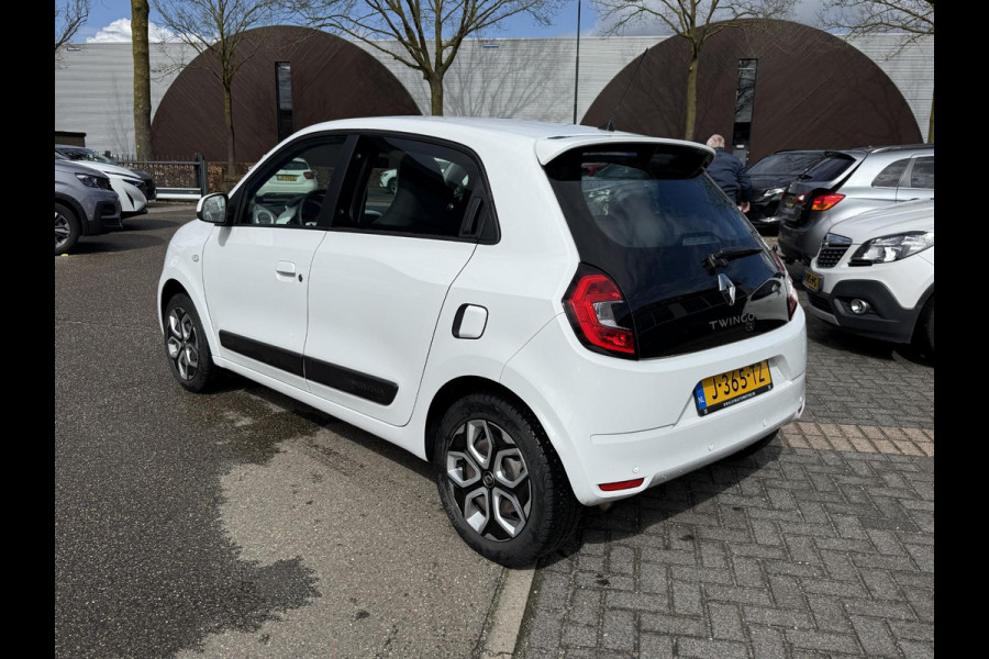 Renault Twingo 1.0 SCe Collection VAN € 12.900,- VOOR € 9.999- UW LENTEVOORDEEL: € 2.901-! | 47.000 KM | ORIGINEEL NL AUTO | CRUISE CONTROL | PARKEERSENSOREN | ALL SEASON BANDEN | RIJKLAAR GELEVERD MET 12 MND BOVAG GARANTIE |