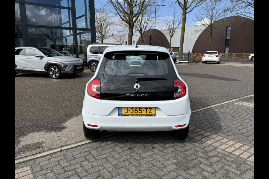 Renault Twingo 1.0 SCe Collection VAN € 12.900,- VOOR € 9.999- UW LENTEVOORDEEL: € 2.901-! | 47.000 KM | ORIGINEEL NL AUTO | CRUISE CONTROL | PARKEERSENSOREN | ALL SEASON BANDEN | RIJKLAAR GELEVERD MET 12 MND BOVAG GARANTIE |