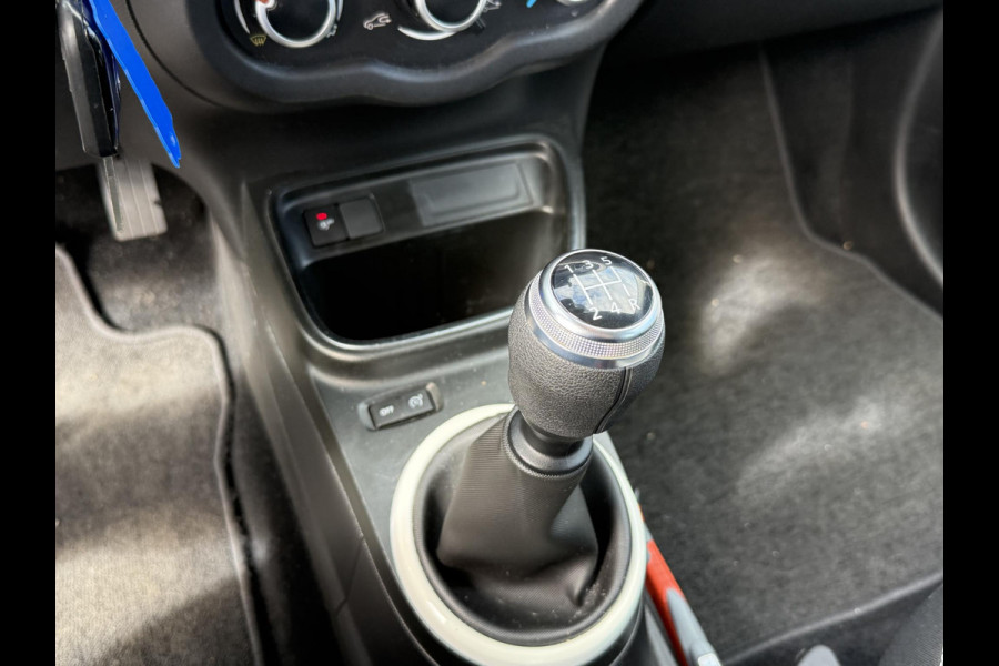 Renault Twingo 1.0 SCe Collection VAN € 12.900,- VOOR € 9.999- UW LENTEVOORDEEL: € 2.901-! | 47.000 KM | ORIGINEEL NL AUTO | CRUISE CONTROL | PARKEERSENSOREN | ALL SEASON BANDEN | RIJKLAAR GELEVERD MET 12 MND BOVAG GARANTIE |