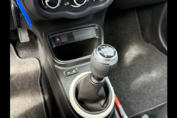 Renault Twingo 1.0 SCe Collection VAN € 12.900,- VOOR € 9.999- UW LENTEVOORDEEL: € 2.901-! | 47.000 KM | ORIGINEEL NL AUTO | CRUISE CONTROL | PARKEERSENSOREN | ALL SEASON BANDEN | RIJKLAAR GELEVERD MET 12 MND BOVAG GARANTIE |