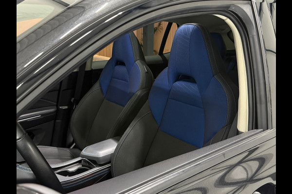 Lynk & Co RS Shadow Edition 01 1.5 262PK Pano 360° Navi Adapt cruise 262PK Elekr. Achterklep 1800KG Trekgewicht