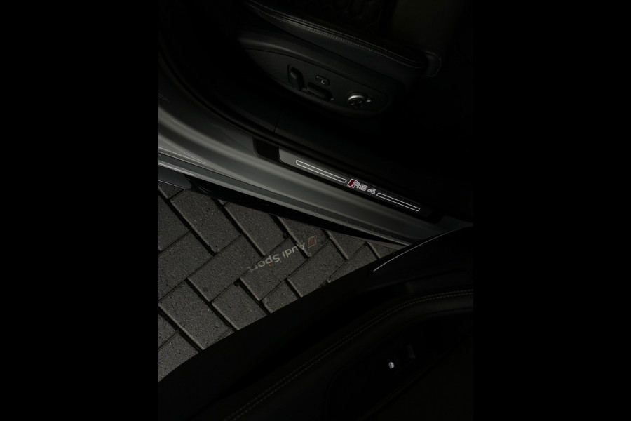 Audi RS4 Avant 2.9 TFSI quattro Ceramic|Pano|HuD|B&O|Massage
