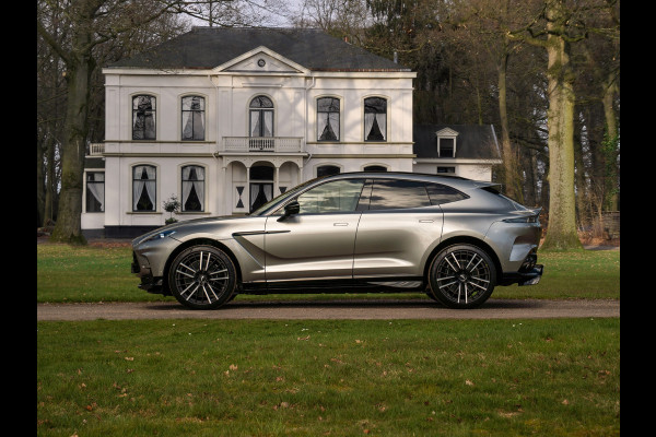Aston Martin DBX 707 4.0 V8 | Facelift | Sports Plus Seats | Luchtvering | Stoelventilatie | Carbon! | Pano-dak