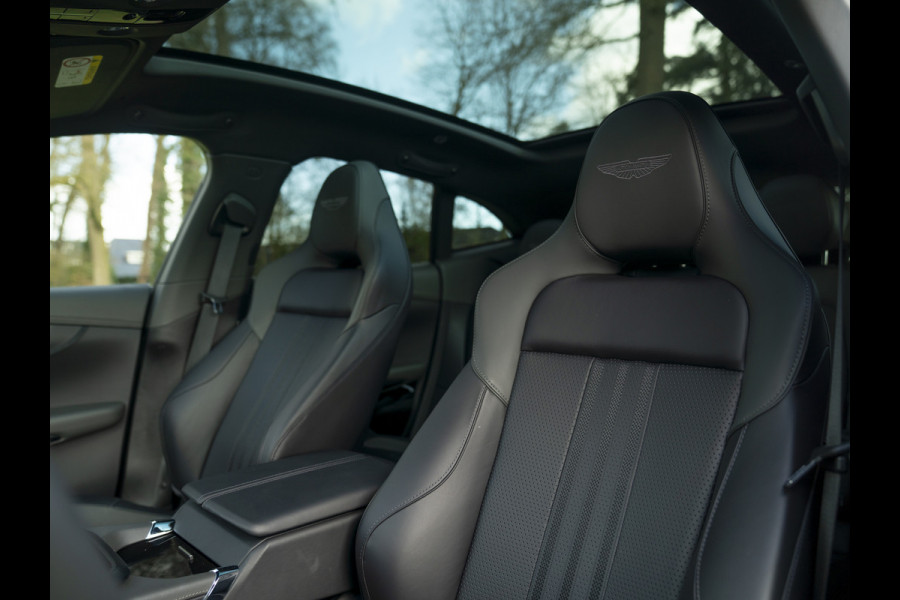 Aston Martin DBX 707 4.0 V8 | Facelift | Sports Plus Seats | Luchtvering | Stoelventilatie | Carbon! | Pano-dak