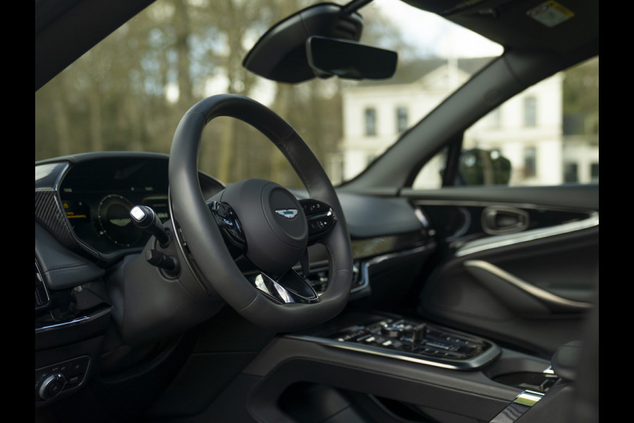 Aston Martin DBX 707 4.0 V8 | Facelift | Sports Plus Seats | Luchtvering | Stoelventilatie | Carbon! | Pano-dak