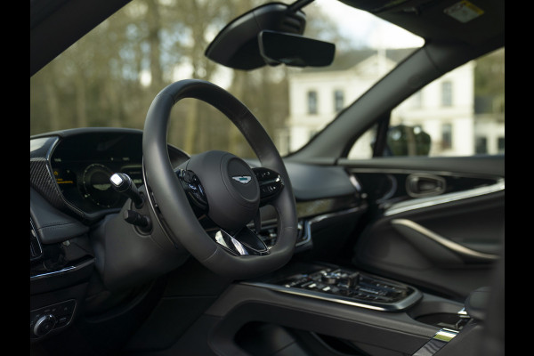 Aston Martin DBX 707 4.0 V8 | Facelift | Sports Plus Seats | Luchtvering | Stoelventilatie | Carbon! | Pano-dak